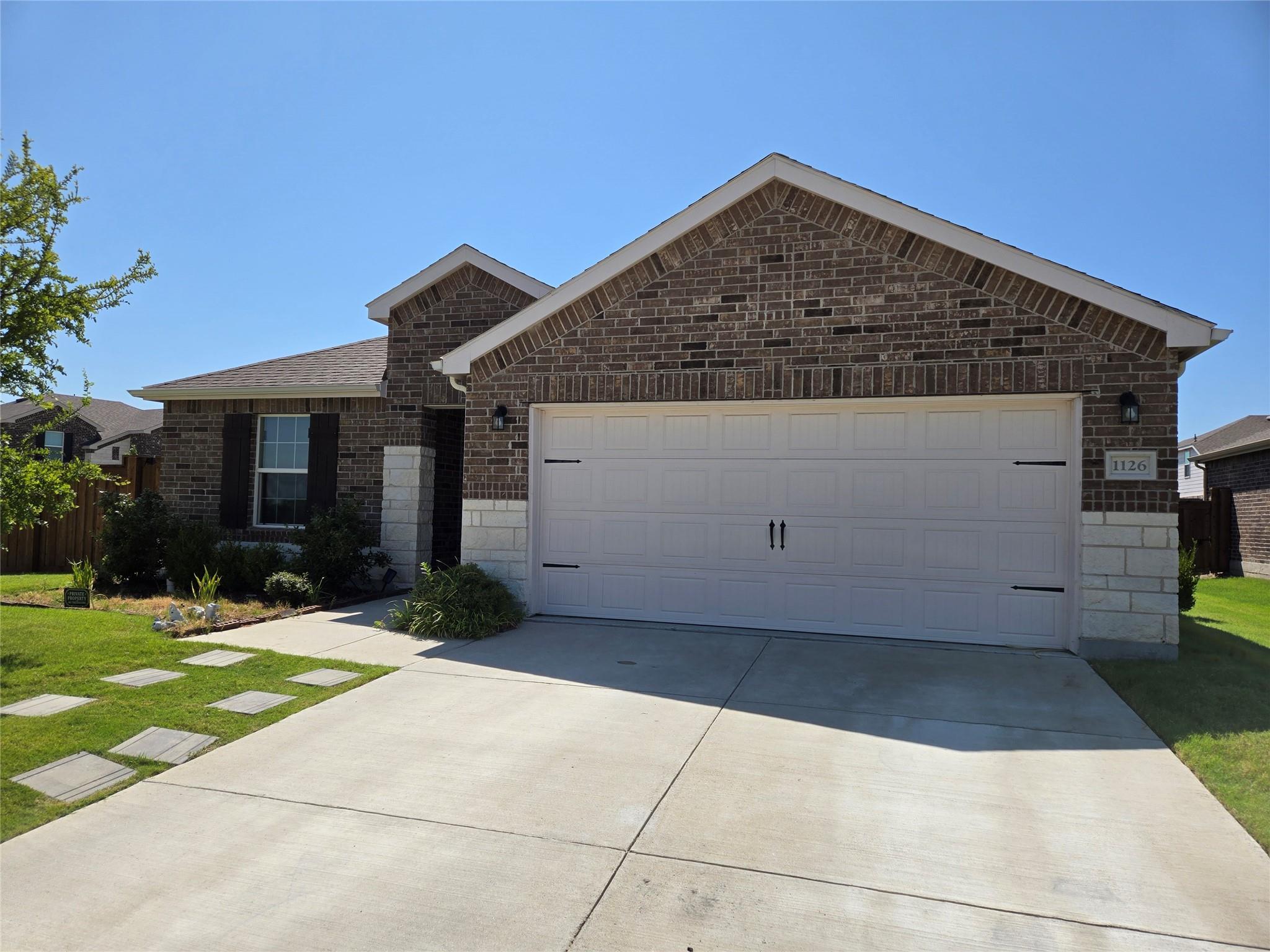 1126 Ainsley Lane